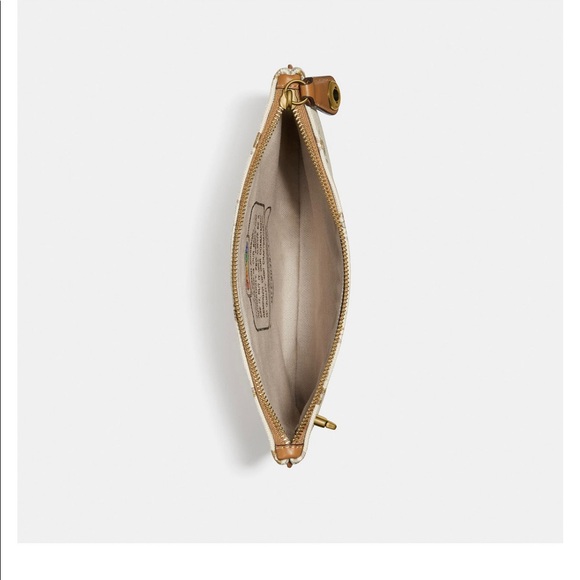 Coach Turnlock pouch 26 with rainbow coach badge - Picture 2 of 5